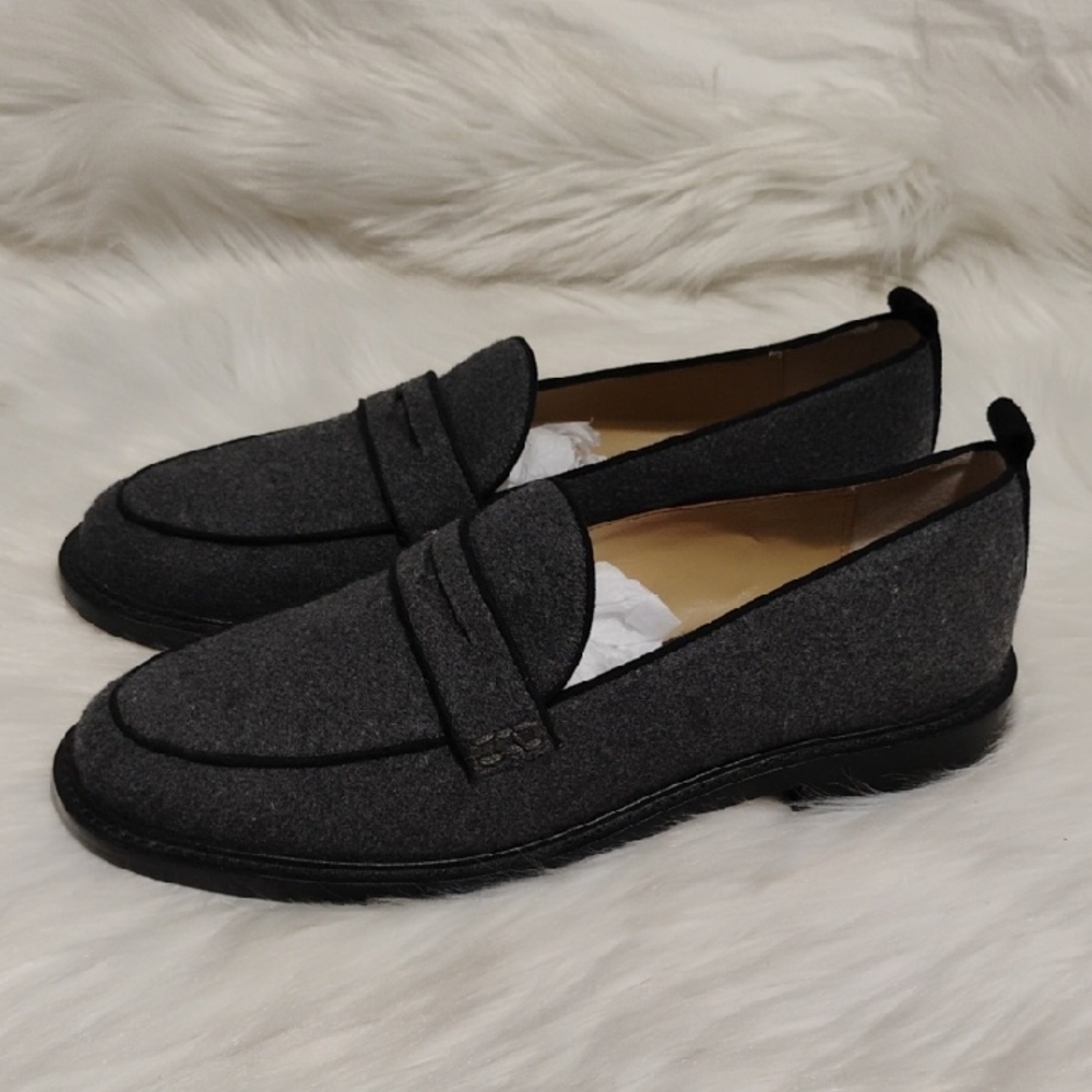 (#209) SALE! NWOT Ann Taylor Charcoal Onyx Gray Loafers Slip-On Shoes Sz.8